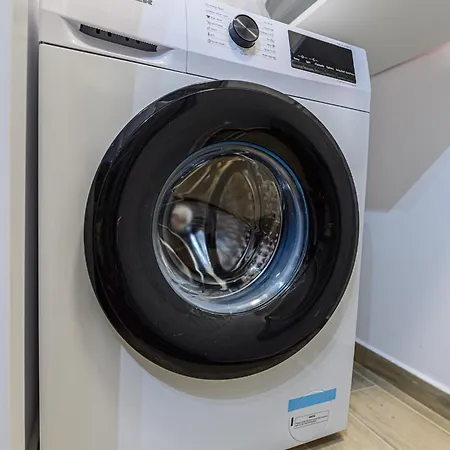 Mountain Views Urban Plaza *