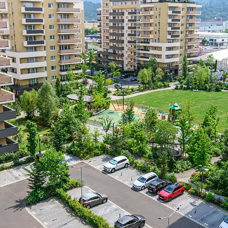 Mountain Views Urban Plaza *