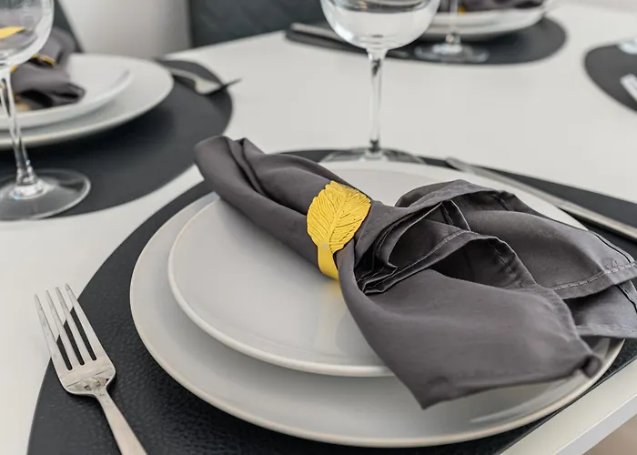 Mountain Views Urban Plaza Apartment