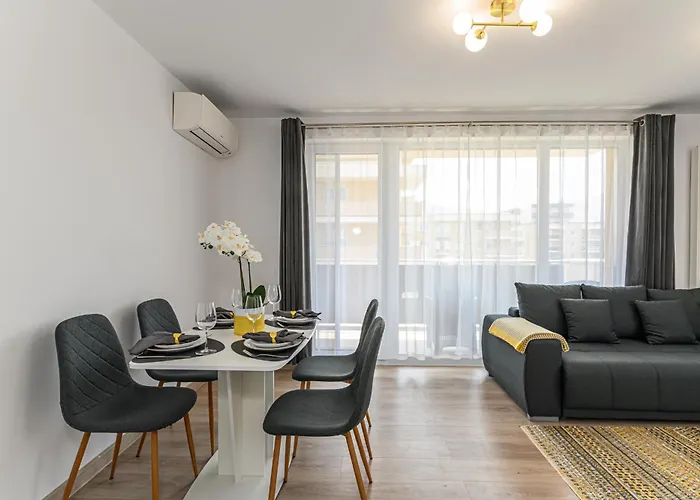 Mountain Views Urban Plaza Apartment